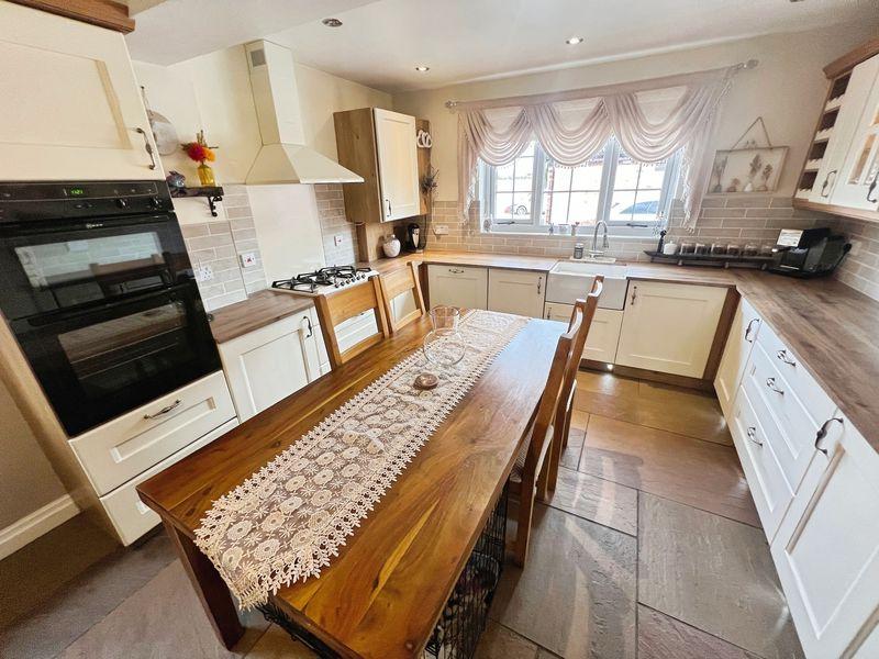 Kitchen dining room