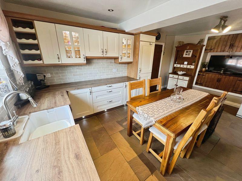 Kitchen dining room