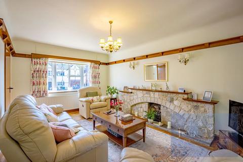 3 bedroom detached house for sale, Daleside Gardens, Chigwell IG7