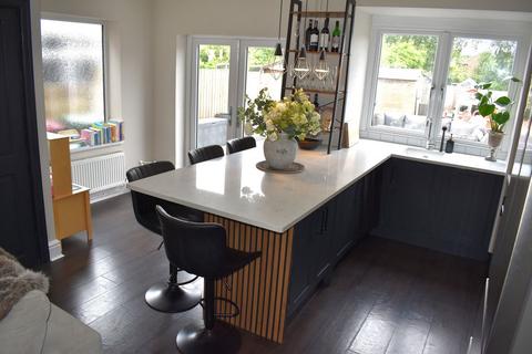 2 bedroom terraced house for sale, Tottington Road, Harwood