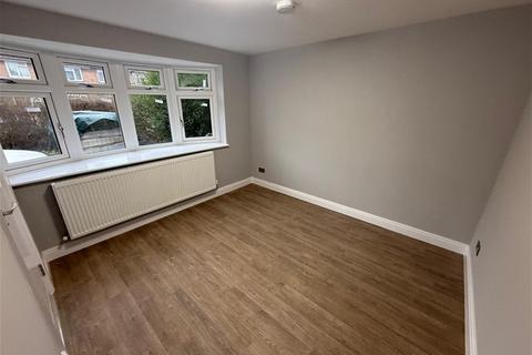 7 bedroom end of terrace house for sale, Page Road, Feltham
