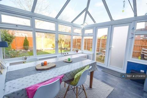 2 bedroom semi-detached house to rent, Haslington Road, Manchester, M22
