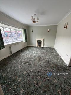 4 bedroom semi-detached house to rent, Castleford Road, Normanton, WF6