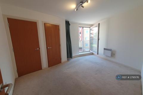 1 bedroom flat to rent, Monarch Way, Ilford, IG2