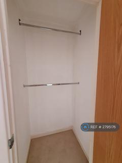 1 bedroom flat to rent, Monarch Way, Ilford, IG2