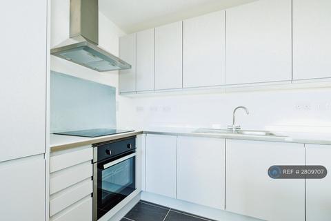 2 bedroom flat to rent, Boundary Lane, Manchester, M15