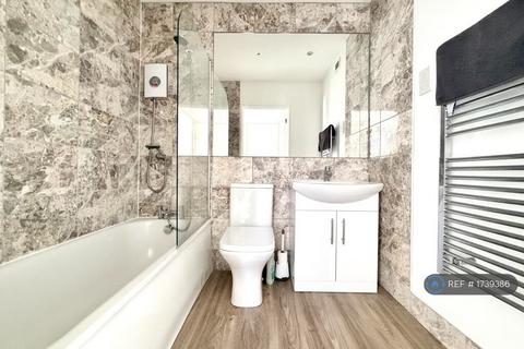 2 bedroom flat to rent, Cromwell Road, Hove, BN3
