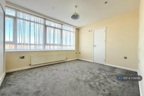2 bedroom flat to rent, Cromwell Road, Hove, BN3
