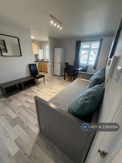 1 bedroom flat to rent, Kingston Court, London, HA3