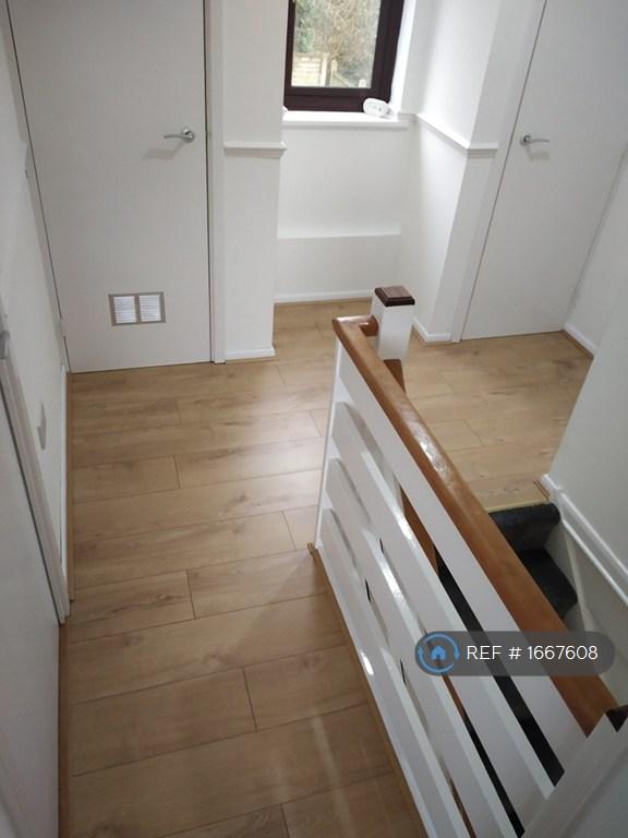 Upstairs Landing Pic 2
