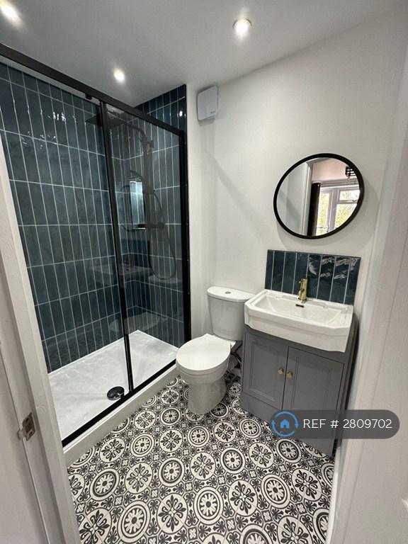 Room 3 En-Suite