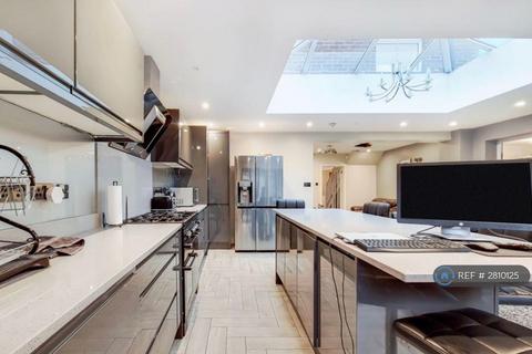 undefined, Havering Road, Essex, RM1