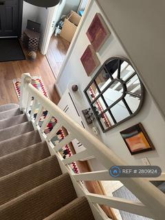 1 bedroom in a house share to rent, Kingsway, London, KT3