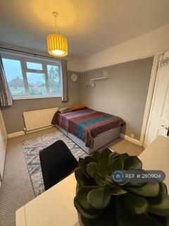 1 bedroom in a house share to rent, Kingsway, London, KT3