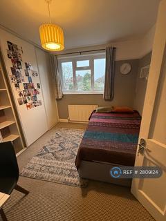 1 bedroom in a house share to rent, Kingsway, London, KT3