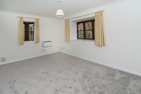 1 bedroom flat to rent, Rushmon Gardens, Walton-on-Thames KT12