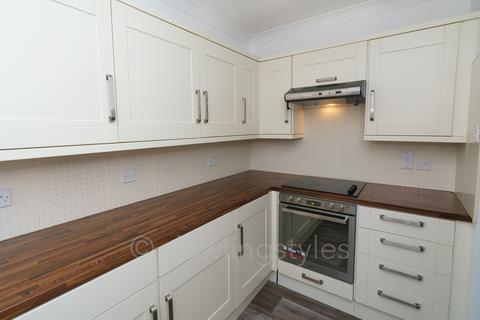 1 bedroom flat to rent, Rushmon Gardens, Walton-on-Thames KT12