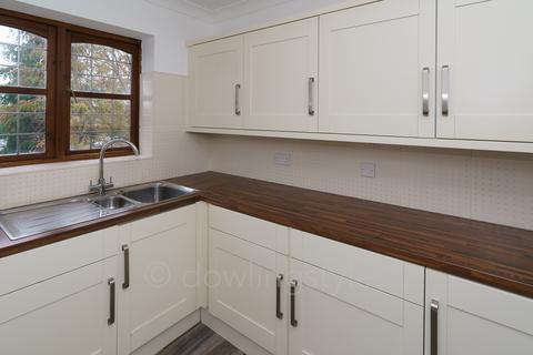 1 bedroom flat to rent, Rushmon Gardens, Walton-on-Thames KT12