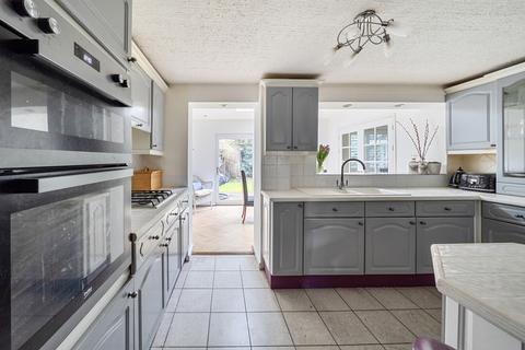 3 bedroom semi-detached house for sale, Segsbury Grove, Bracknell, Berkshire