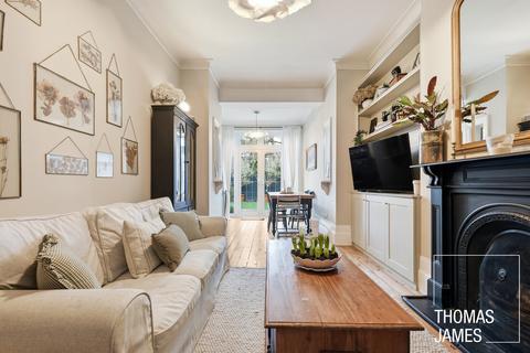 2 bedroom flat for sale, Old Park Road, London, N13