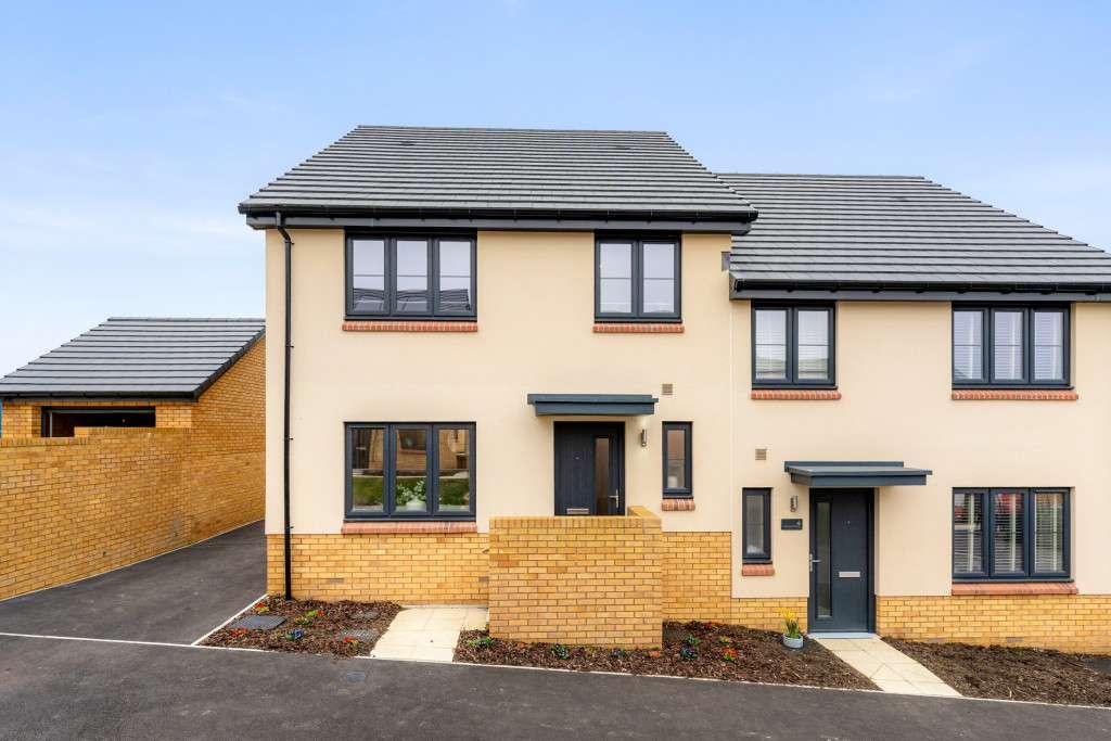 4 bedroom semi-detached house for sale