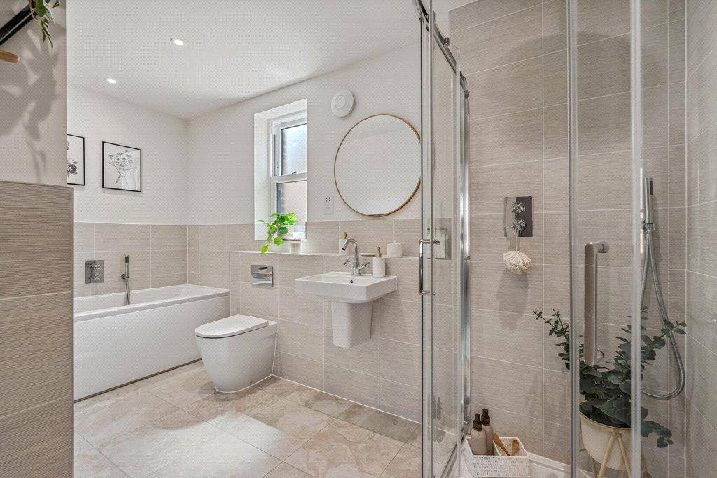 En Suite Bathroom