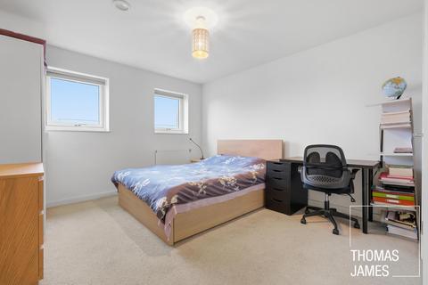 2 bedroom flat for sale, Coral Court, Arnos Grove, N11