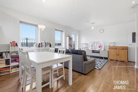 2 bedroom flat for sale, Coral Court, Arnos Grove, N11