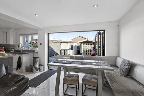 3 bedroom terraced house for sale, Langtons Meadow, Slough, SL2