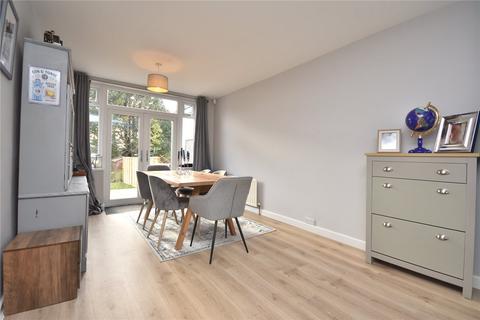 3 bedroom semi-detached house for sale, Ringwood Avenue, Leeds, West Yorkshire