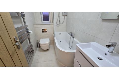 undefined, Ffordd Briallu, Swansea, SA7