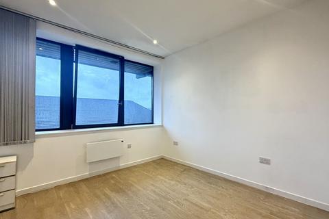 1 bedroom flat to rent, Riverbank Way