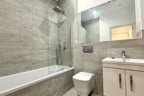 1 bedroom flat to rent, Riverbank Way