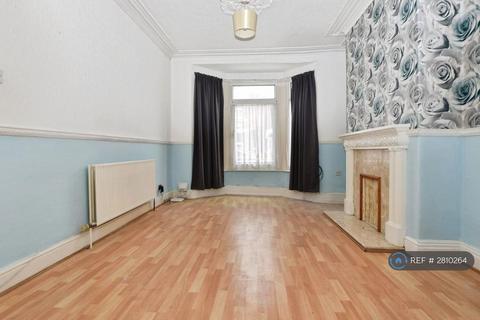 3 bedroom terraced house to rent, Huntingdon St, Hull, HU4