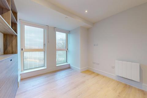 2 bedroom flat to rent, Beverley Way