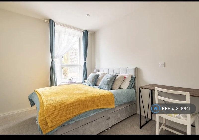 Lovely Cozy Bedroom To Feel Instantly At Home