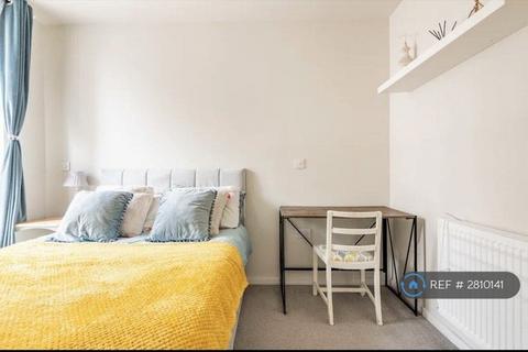 1 bedroom in a flat share to rent, Catherines House, Bristol, BS3