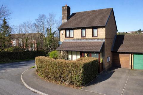 Hughes Avenue, Barnstaple, Devon, EX32