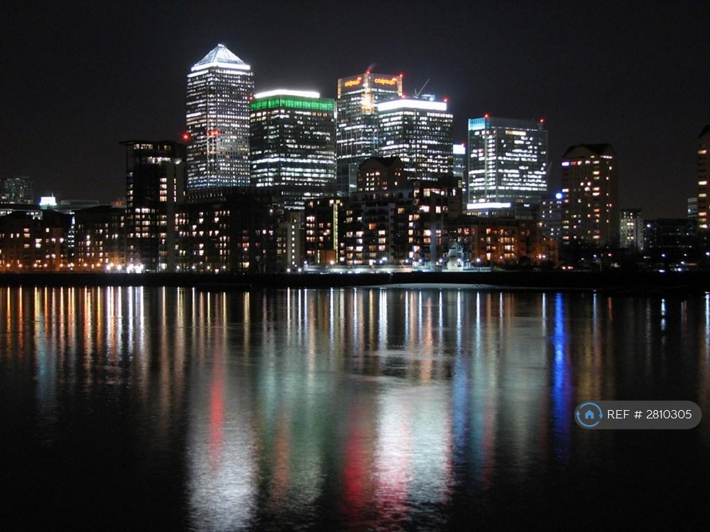 Canary Wharf By Night