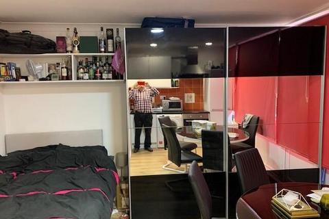 Studio to rent, Tresham crescent, London NW8