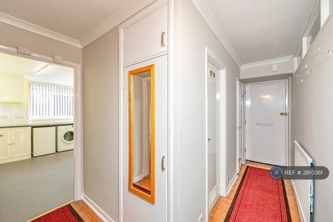 undefined, Petworth Court, Reading, RG1