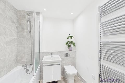 1 bedroom apartment for sale, Wessex House, Garrett Crescent, Ottershaw, Surrey, KT16