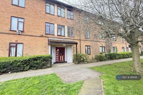 3 bedroom flat to rent, Grampian Court, Liverpool, L7