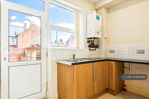 2 bedroom terraced house to rent, Kimberley Road, Leicester, LE2