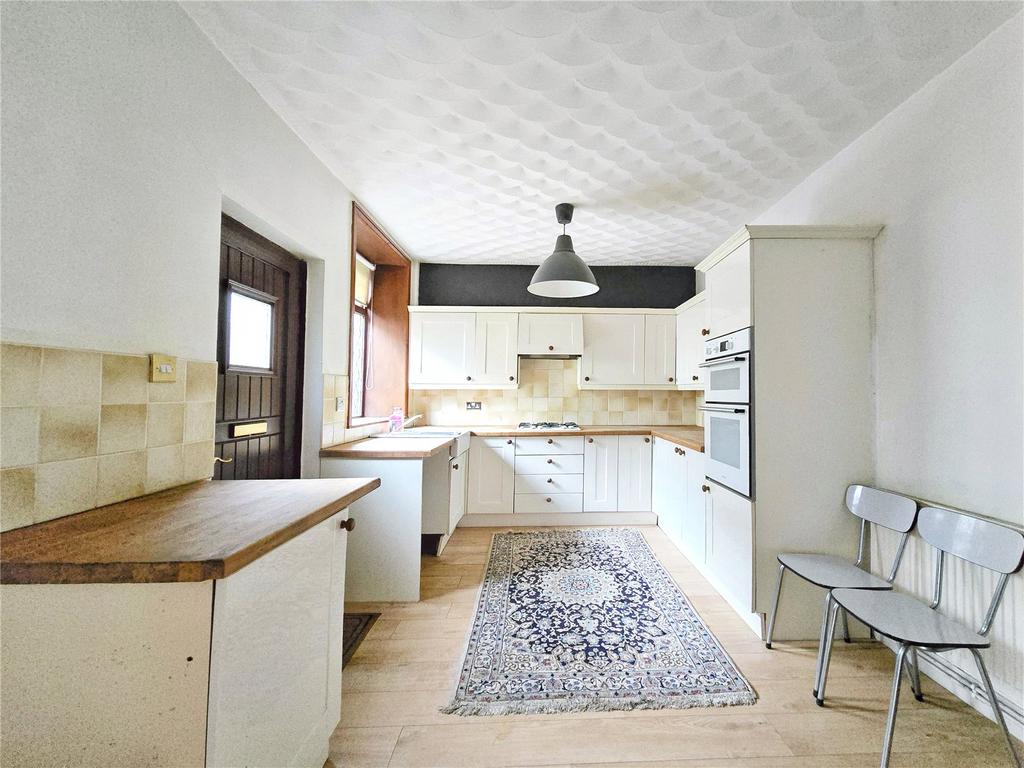 Spacious Kitchen