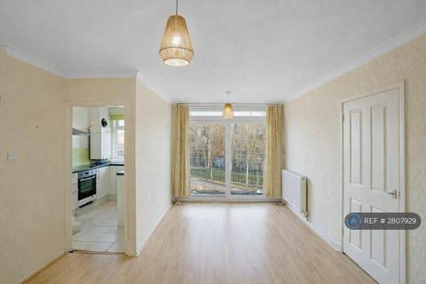 2 bedroom flat to rent, Longbridge Road, Barking, IG11
