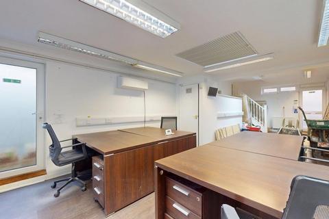 Retail property (high street) to rent, 64-64a Aldermans Hl London N13 4PP