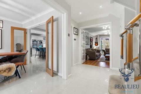 4 bedroom detached house for sale, Chelmsford CM1