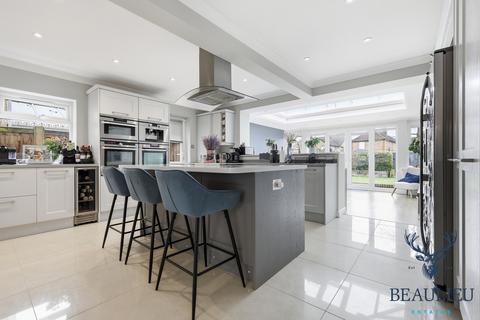 4 bedroom detached house for sale, Chelmsford CM1