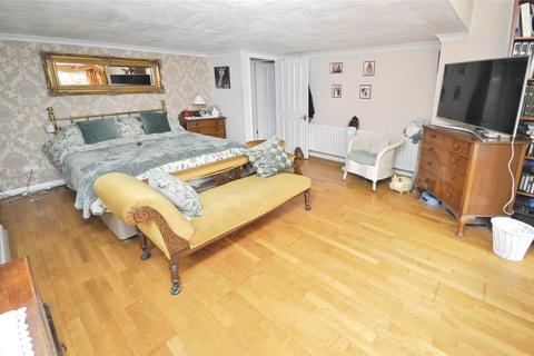 5 bedroom detached house for sale, Dux Court Road, Rochester ME3